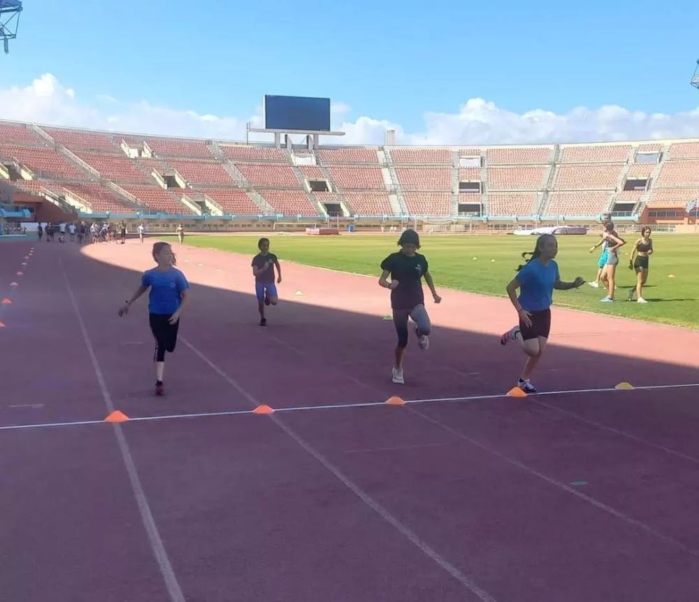 Το Παγκρήτιο Στάδιο γέμισε ξανά με τα χαμόγελα των μικρών αθλητών στην γιορτή της Αθλητικής Ακαδημίας Ηρακλείου! runbeat.gr